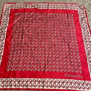 💥sale💥Christian Dior silk scarf